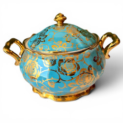 Sopera de porcelana fina...